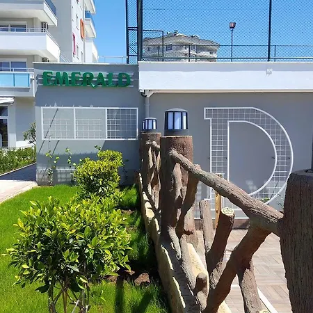 Apartment Emerald Dreams